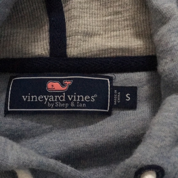 Vineyard vines hoodie - Picture 3 of 3